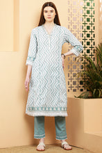 Load image into Gallery viewer, Kavya suit set - Green
