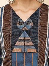 Load image into Gallery viewer, Kurta Pant &amp; Dupatta Suit Set

