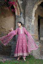 Load image into Gallery viewer, Sufiyana Suit Set - Pink
