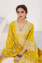 Load image into Gallery viewer, Bahaar Suit set - Mustard
