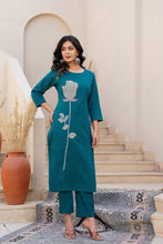 Load image into Gallery viewer, Embroidered Kurta and Pant set
