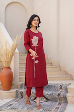 Load image into Gallery viewer, Embroidered Kurta and Pant set
