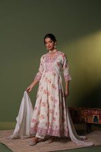 Load image into Gallery viewer, Bahaar _ Chinon Silk Suit Set
