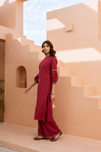 Load image into Gallery viewer, Sahiba - Kurta and pant set - Cotton: maroon
