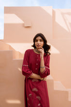 Load image into Gallery viewer, Sahiba - Kurta and pant set - Cotton: maroon
