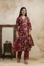 Load image into Gallery viewer, wine Kurta Pant &amp; Dupatta Suit Set
