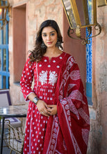 Load image into Gallery viewer, Kurta Pant &amp; Dupatta Suit Set - Pure cotton
