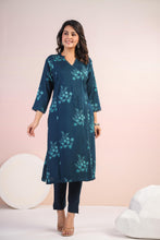 Load image into Gallery viewer, Printed Rayon Kurta
